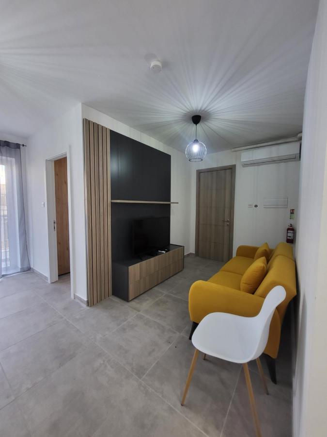 St Julian Apartment *