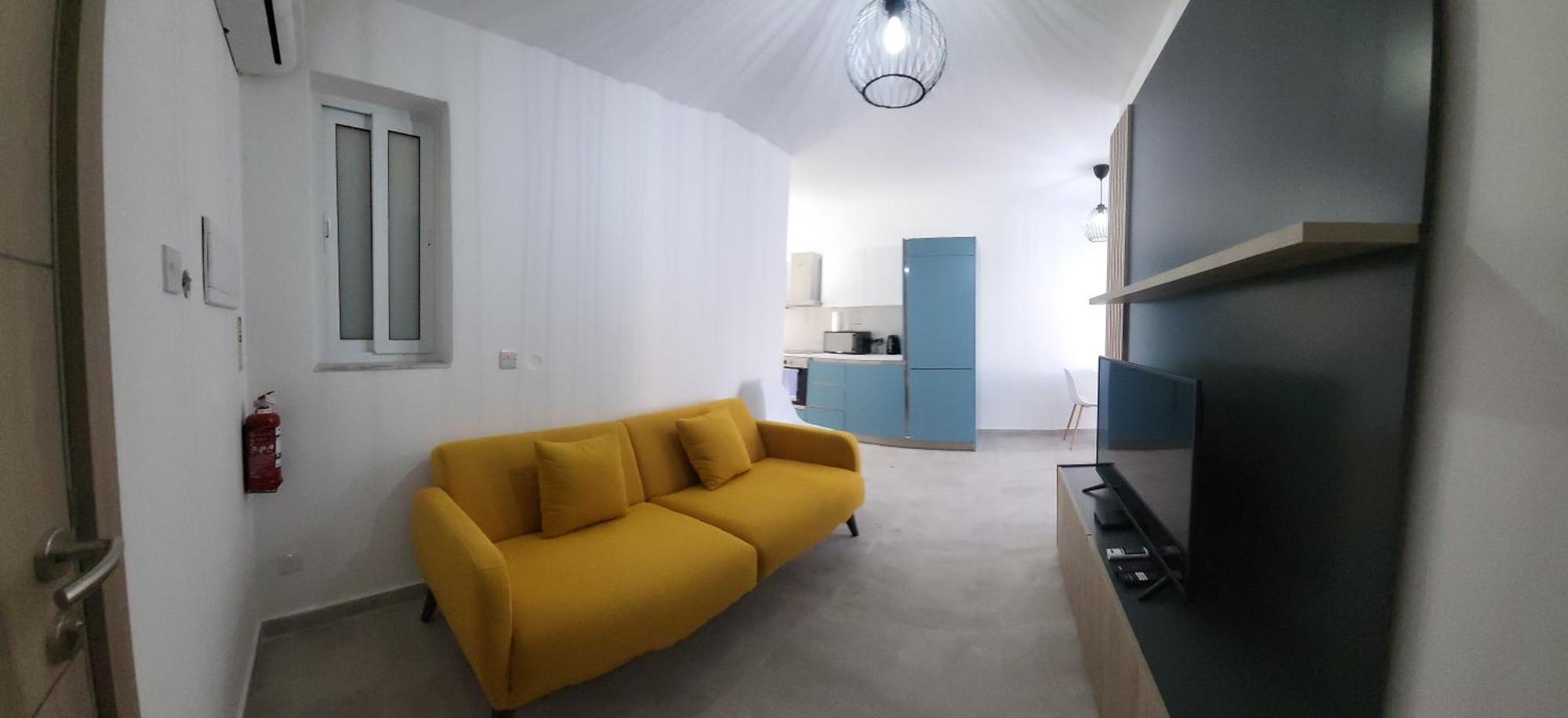 St Julian Apartment *